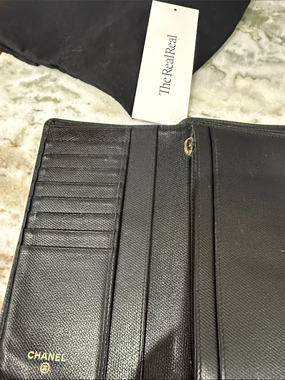 CHANEL Black Caviar Leather Zip-Around Card Holder w/Gold CC Very good condition